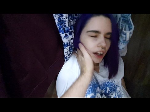 ❤️ Ya sami kanwata a cikin kabad ya taimaka mata Labaran batsa ﹏